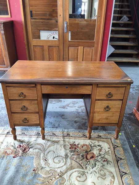 Lot 25 - TWIN PEDESTAL DESK