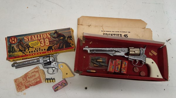 Lot 1206 - CAP GUNS