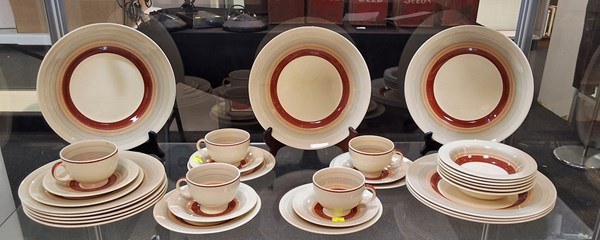 Lot 1200 - DINNER SERVICE