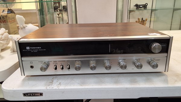 Lot 193 - TOSHIBA STEREO RECEIVER