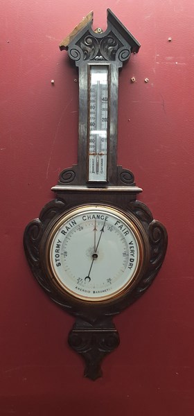 Lot 67 - ANEROID BAROMETER