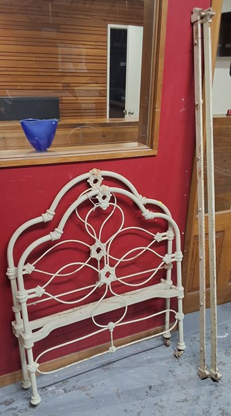 Lot 114 - SINGLE BED FRAME