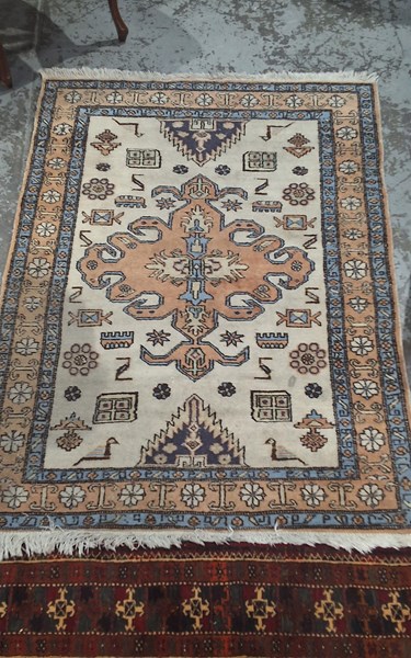 Lot 88 - RUG