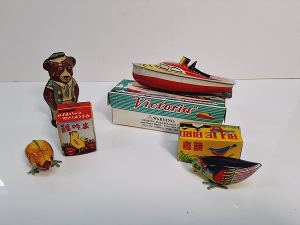 Lot 1150 - TIN TOYS