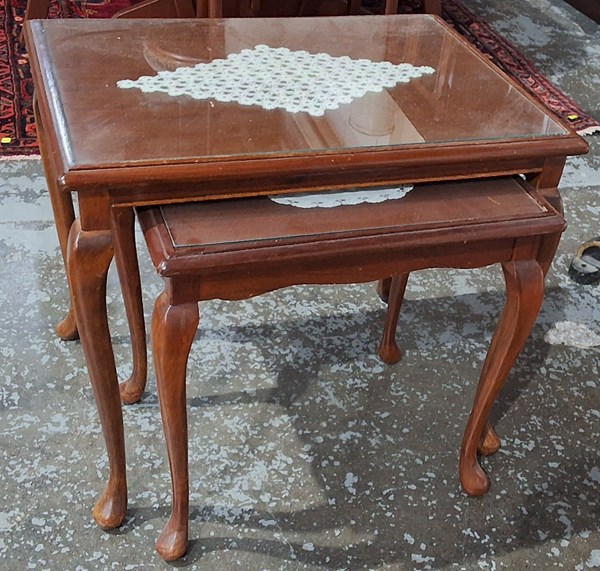 Lot 269 - TABLE NEST