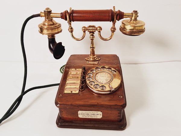 Lot 1360 - TELEPHONE