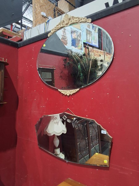 Lot 39 - WALL MIRRORS