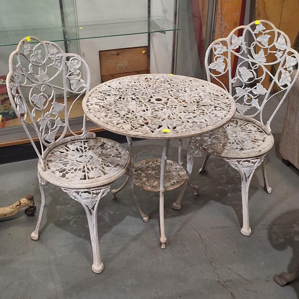 Lot 292 - PATIO SET