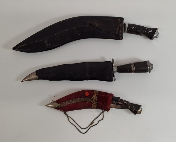 Lot 1259 - KNIVES