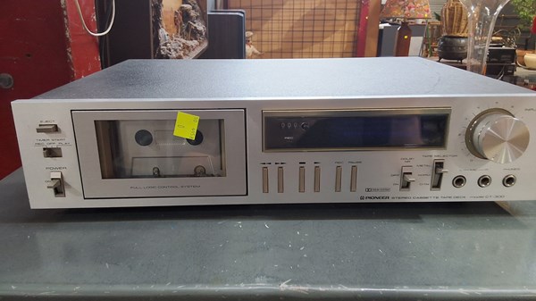 Lot 364 - CASSETTE DECK