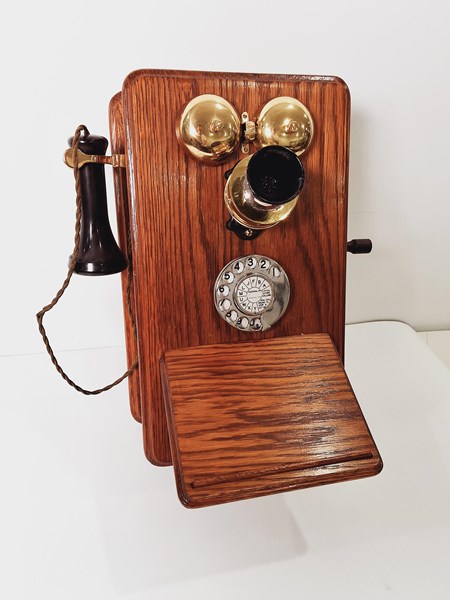 Lot 1364 - WALL PHONE