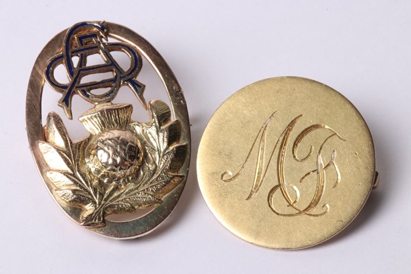 Lot 1038 - BADGE & BROOCH