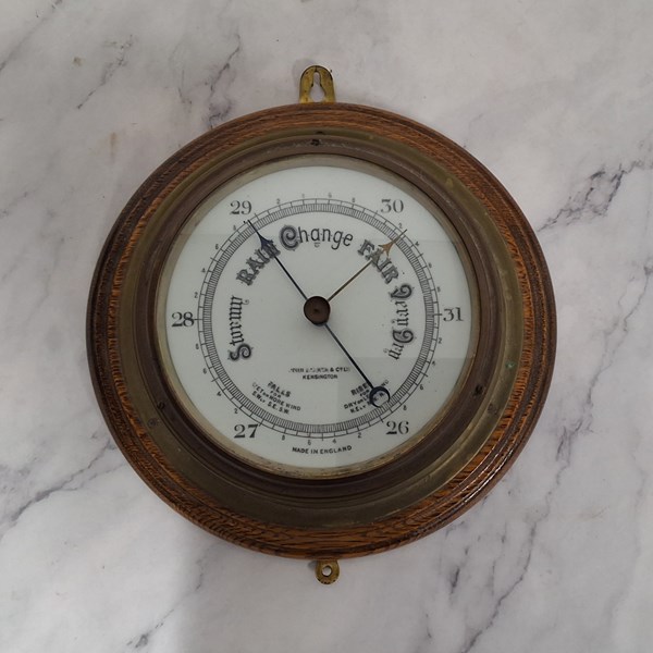 Lot 1086 - BAROMETER