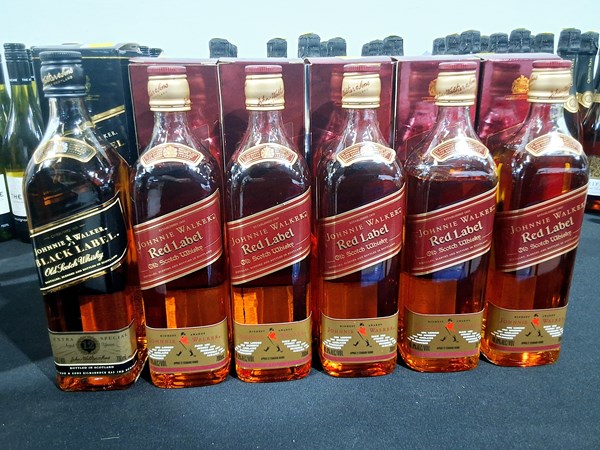 Lot 94 - JOHNNIE WALKER