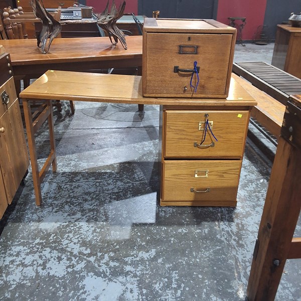 Lot 383 - FILING CABINETS