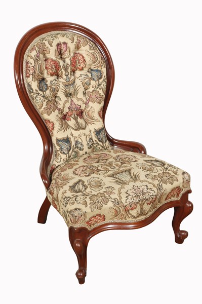 Lot 37 - GRANDMOTHER CHAIR