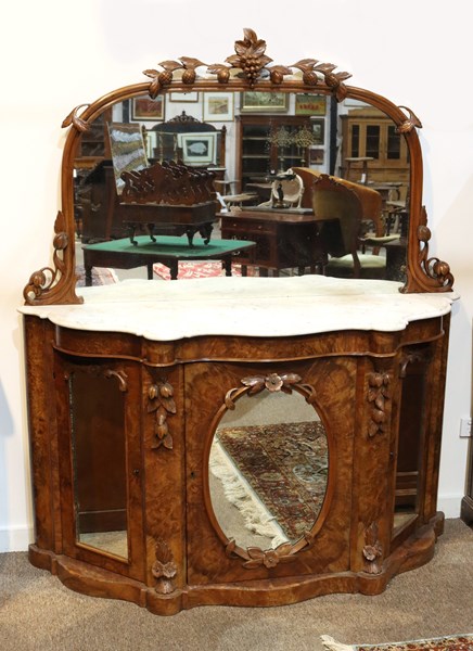 Lot 23 - WALNUT CREDENZA