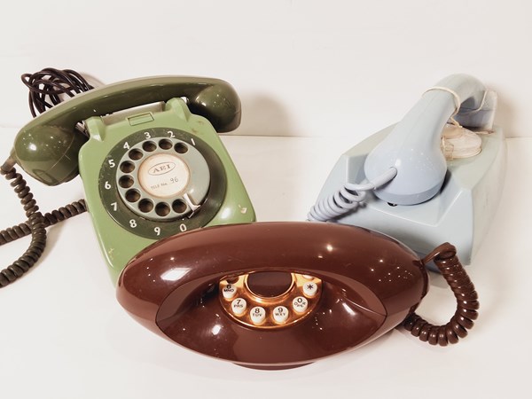 Lot 1359 - TELEPHONES