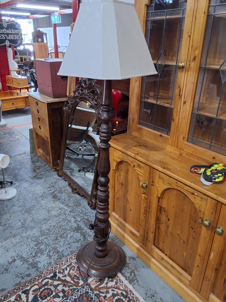 Lot 212 - STANDARD LAMP