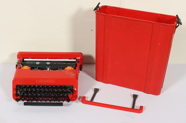 Lot 1270 - VALENTINE PORTABLE TYPEWRITER