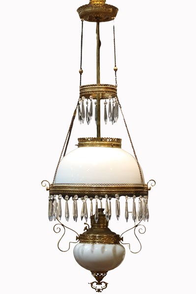 Lot 46 - MILLER LAMP