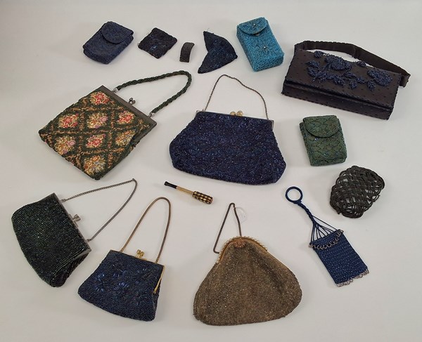 Lot 1307 - BEADED BAGS