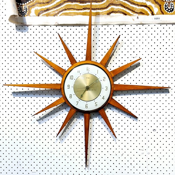 Lot 1085 - STARBURST CLOCK