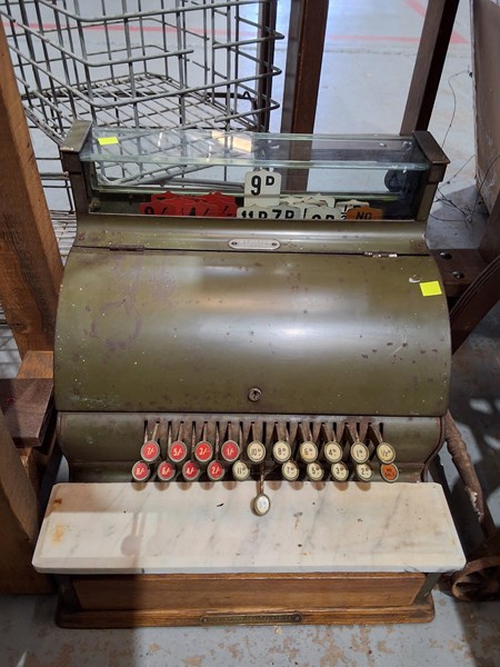 Lot 223 - CASH REGISTER