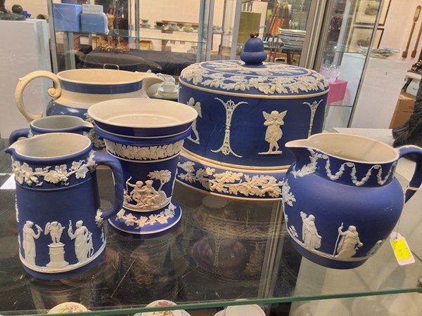 Lot 1344 - WEDGWOOD (4)