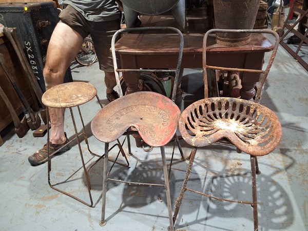 Lot 246 - STOOLS