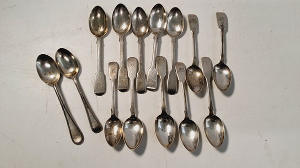 Lot 1074 - FLATWARE