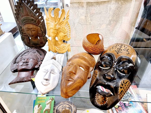 Lot 1122 - TRIBAL MASKS