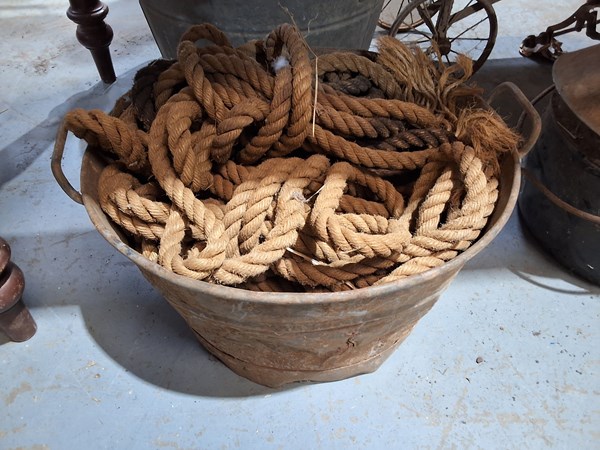 Lot 290 - ROPE