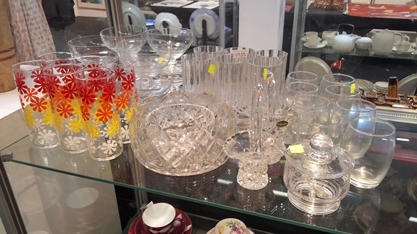 Lot 1343 - GLASSWARE