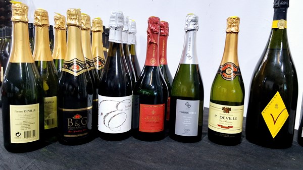 Lot 74 - SPARKLING WINE