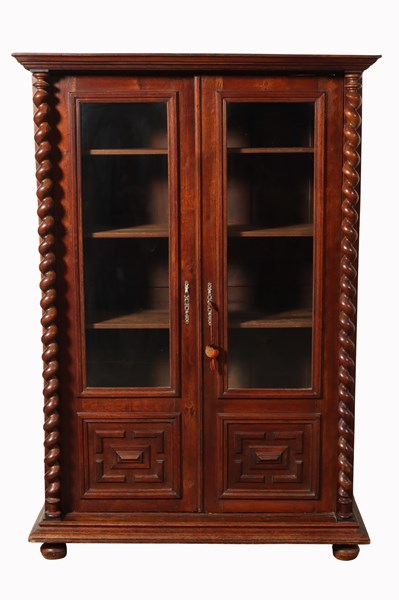 Lot 143 - ENCLOSED DISPLAY CASE