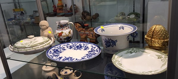 Lot 1469 - DECORATIVE WARES