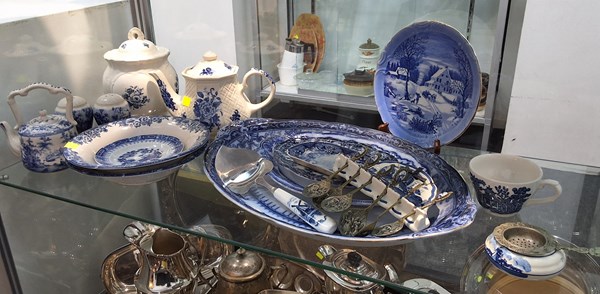 Lot 1470 - BLUE AND WHITE CHINA