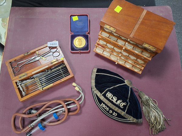 Lot 1022 - MEDICAL COLLECTABLES