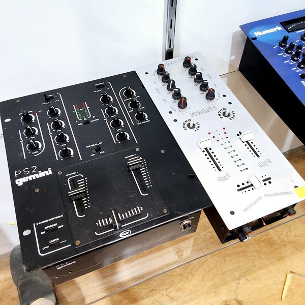 Lot 1395 - DJ MIXER