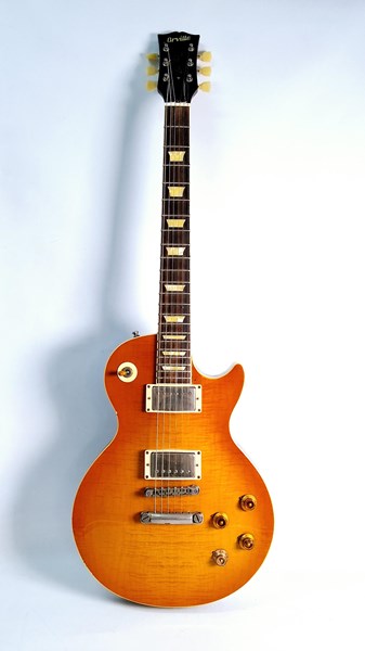 Lot 1377 - VINTAGE ELECTRIC GUITAR