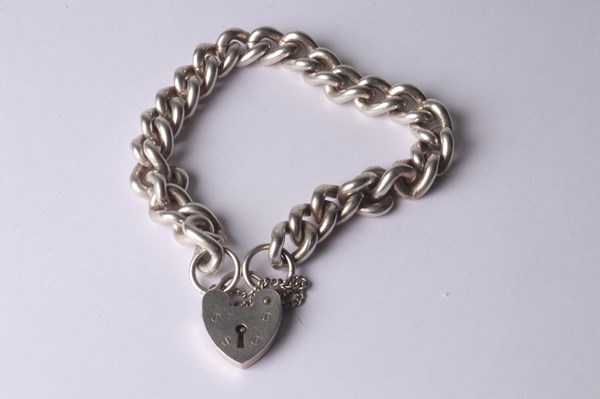 Lot 1016 - SILVER BRACELET