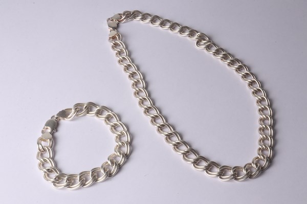 Lot 1019 - SILVER NECKLACE BRACELET SET