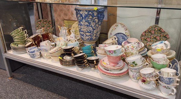 Lot 1368 - PRETTY CHINA