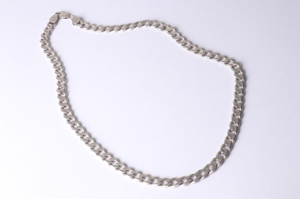 Lot 1020 - SILVER NECKLACE