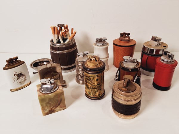 Lot 1204 - TABLE LIGHTERS