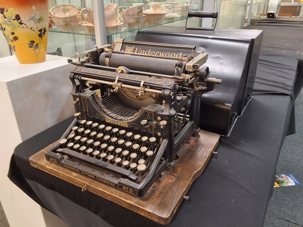 Lot 1354 - TYPEWRITER