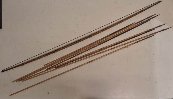 Lot 1358 - BOW & ARROWS