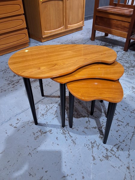 Lot 81 - NEST OF TABLES
