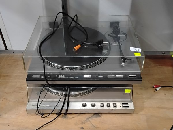 Lot 1398 - TURNTABLES